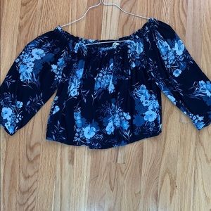 Hollister off the shoulder crop top(floral)